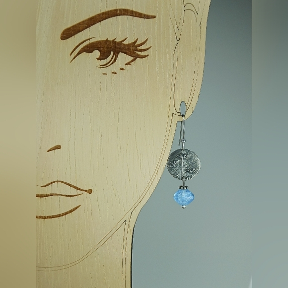 HAND CRAFTED Artisan Pewter Wildflower Earrings Blue Vintage Glass Dangle - Picture 5 of 6